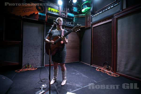 LAURA VEIRS - 2025-05-22 - PARIS - Supersonic Records - Laura Veirs